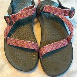 Chaco Mystic Strappy Sandals Size 8 in Pink Arrow